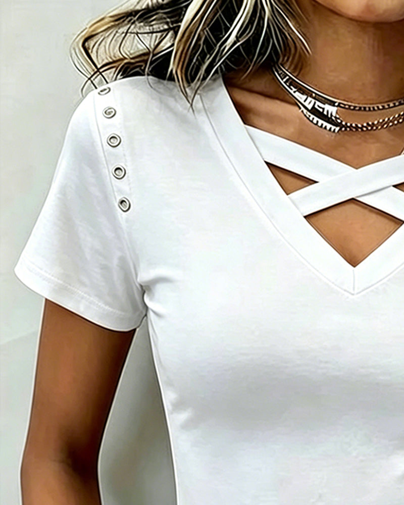 T-shirt slim con scollo a incrocio e intagli