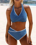 Bikini estivo semplice con scollo all'americana e arricciature