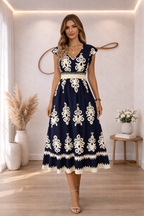 Abito lungo elegante con scollo a V