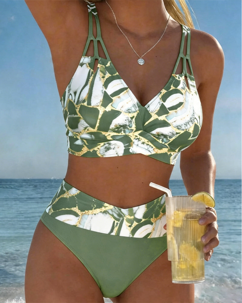 Bikini con bretelle e intagli design
