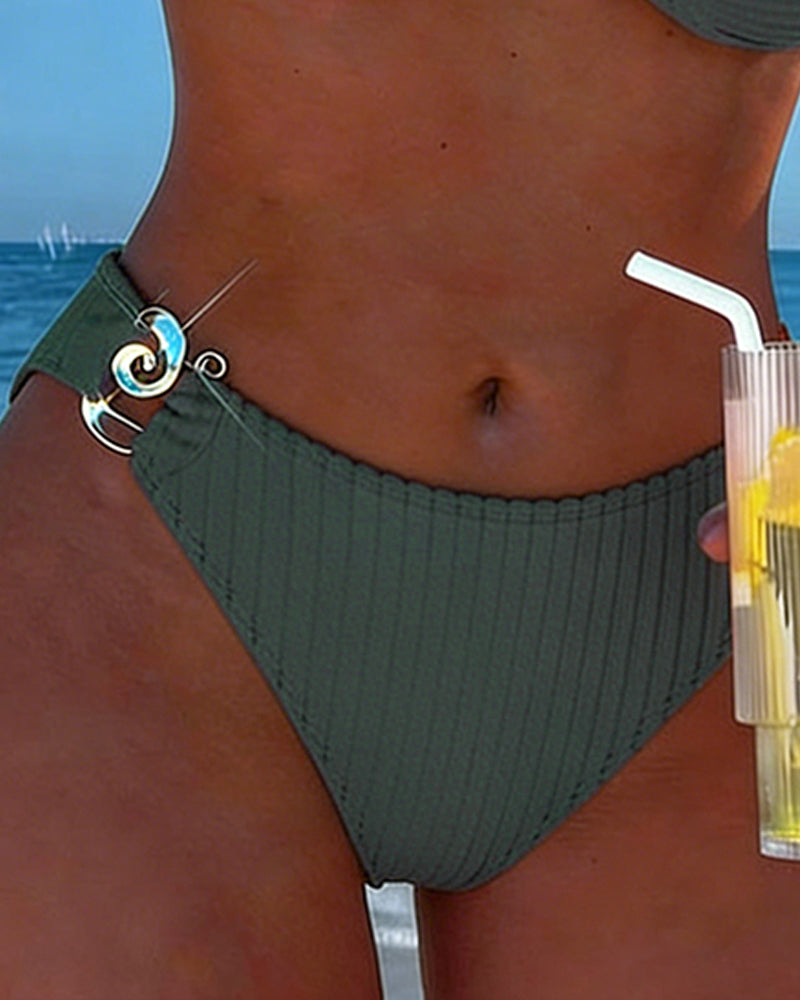 Bikini Con Stampa Verticale E Fibbia Metallica Spaccata