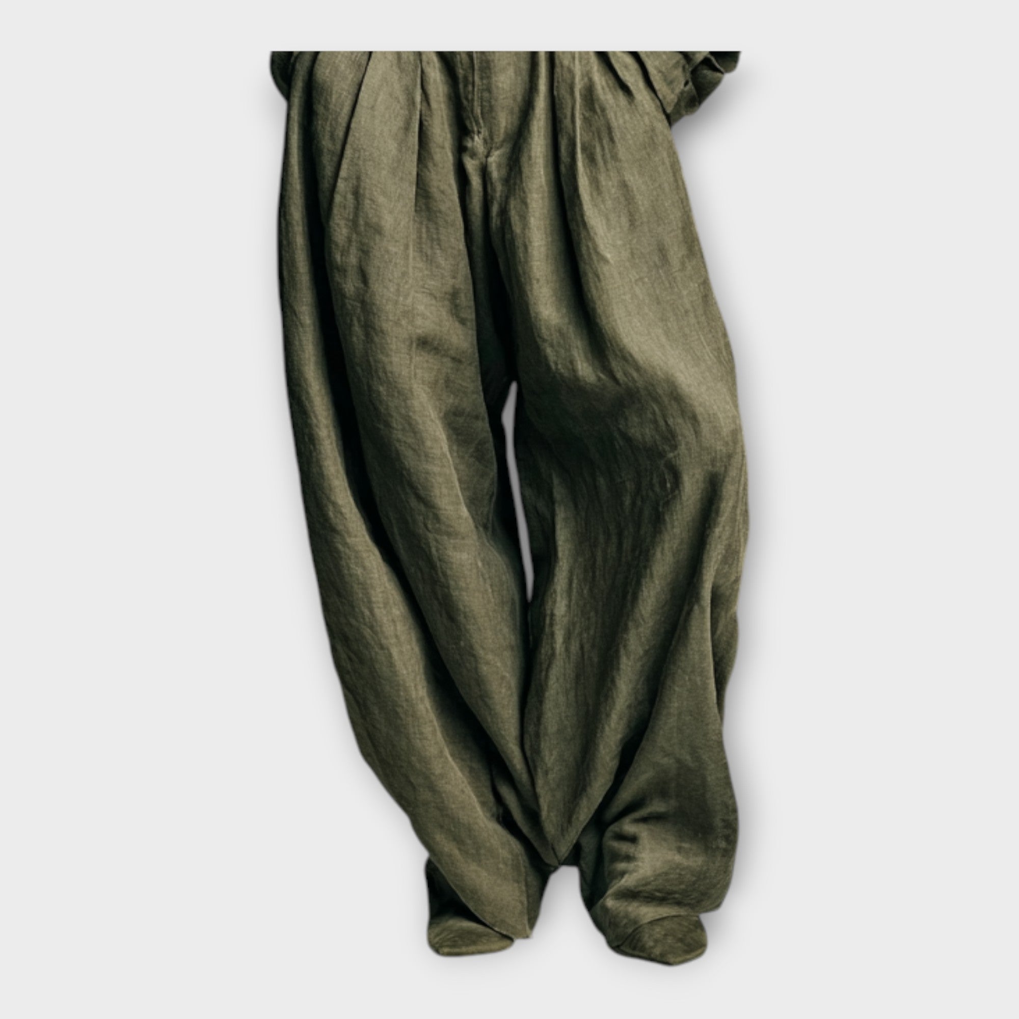 Camicia e pantaloni con disinvolta eleganza