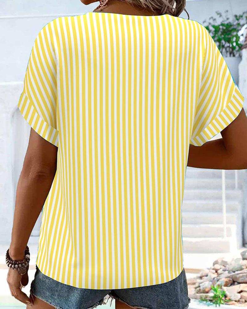 T-shirt a V a righe a blocchi di colore