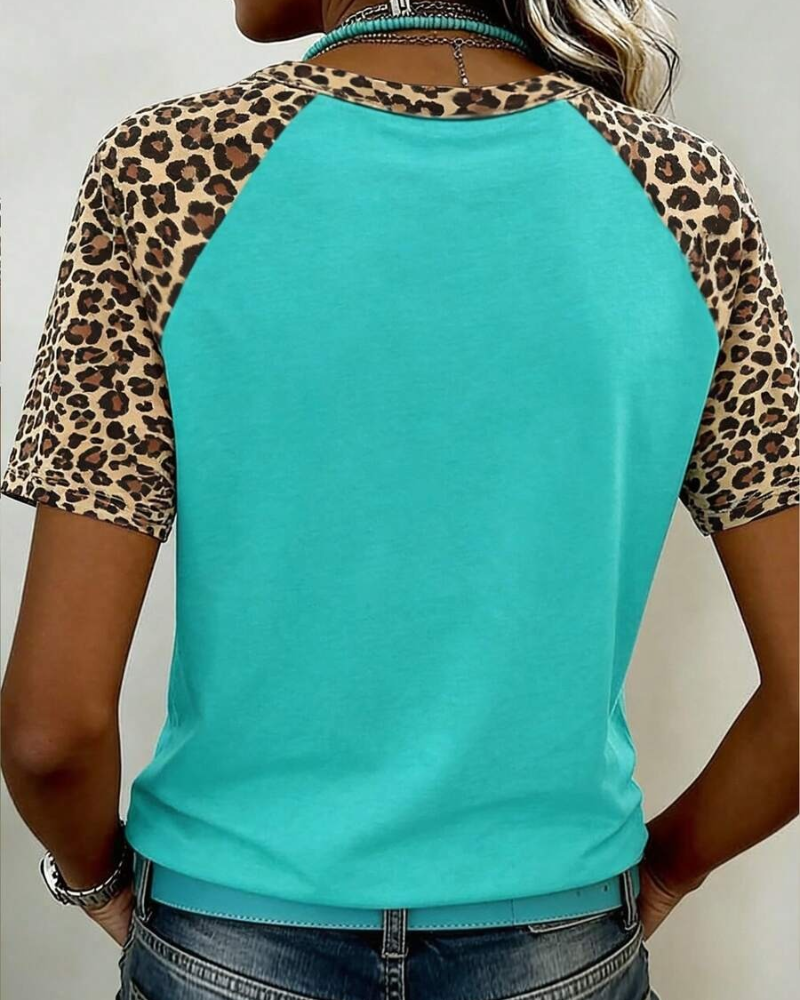 T-shirt con Stampa Leopardata e Maniche Raglan a Patchwork