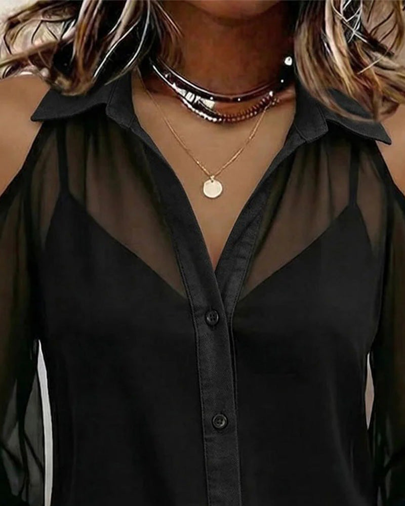 Set due pezzi con camicia trasparente a spalla scoperta e canotta