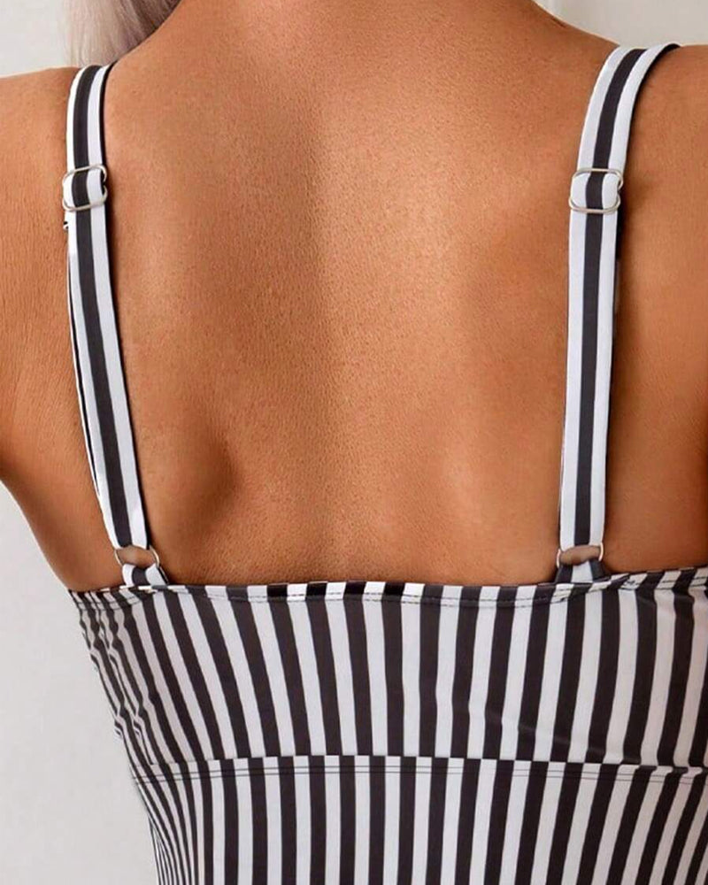 Tankini a righe verticali a due pezzi a triangolo
