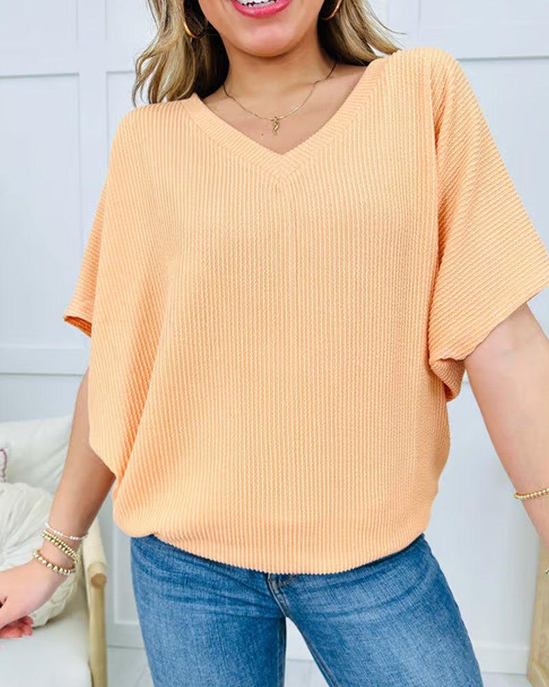 T-shirt multicolore scollo a V ampia