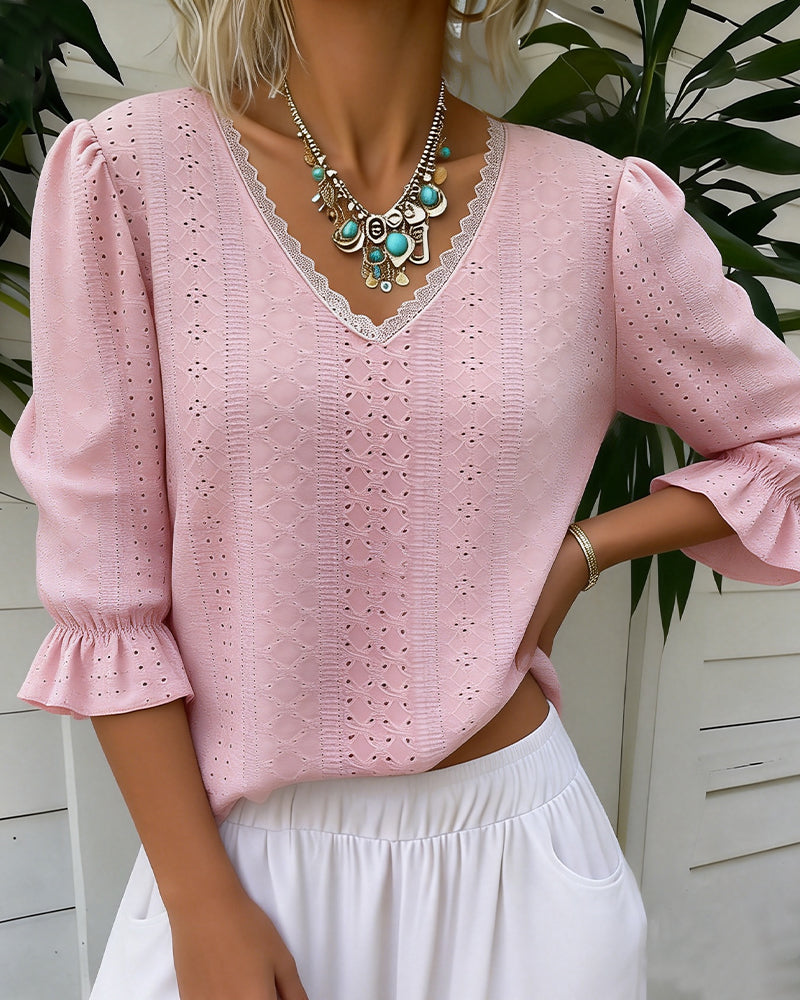 T-shirt elegante scollo a V in pizzo traforato