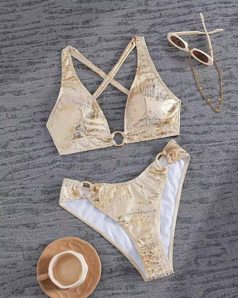 Bikini con fibbia in metallo dal design particolare