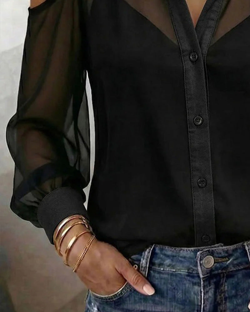 Set due pezzi con camicia trasparente a spalla scoperta e canotta