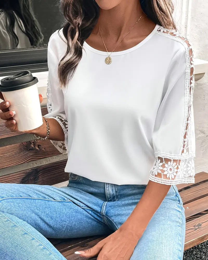 T-shirt unita con trafori all'uncinetto patchwork