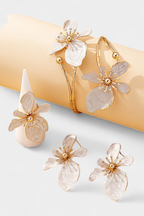Set di accessori floreali: bracciale + orecchini + anelli