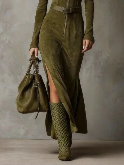 Maria - Vestito lungo in camoscio elegante con spacco e cintura
