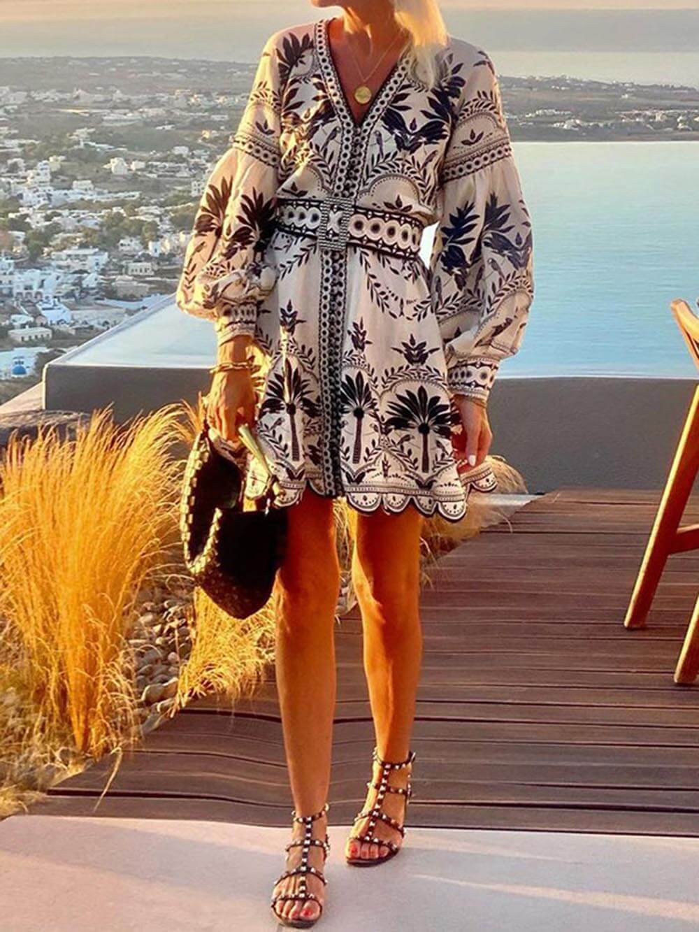 Mini abito da spiaggia scampanato stampato alla moda