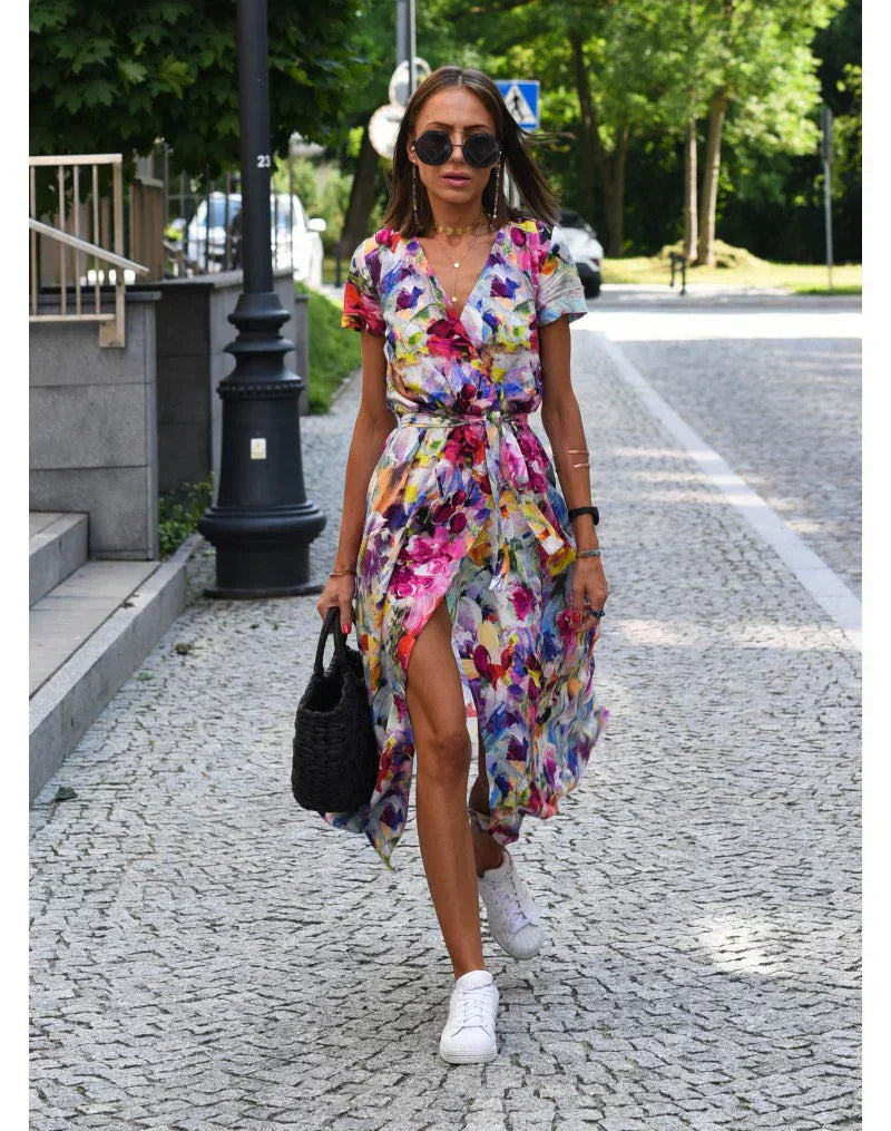 YARA | Elegante vestito con scollo a V incrociato e vestibilità che valorizza la figura