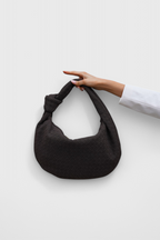 Borsa a tracolla media in lilla con dettaglio nodo